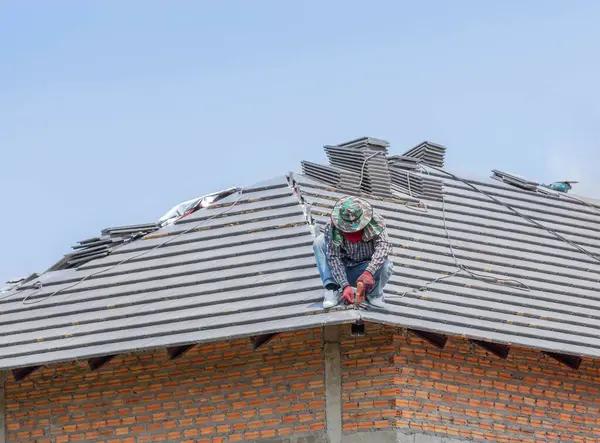 Roofing Contractor for Emergency Repairs